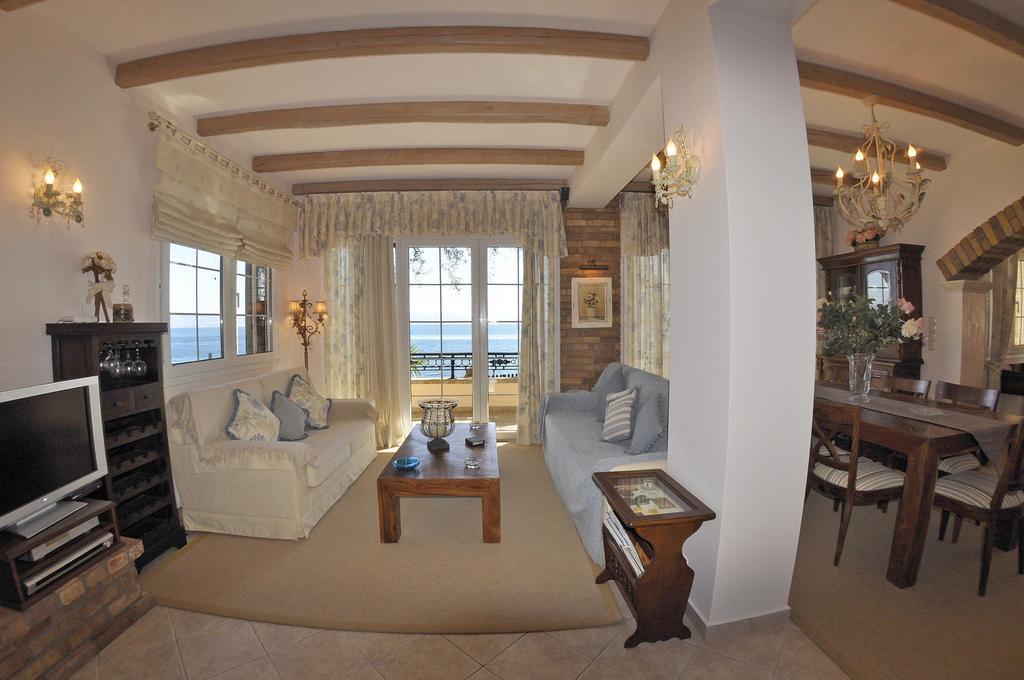 Villa Romantica Perama  Kamer foto