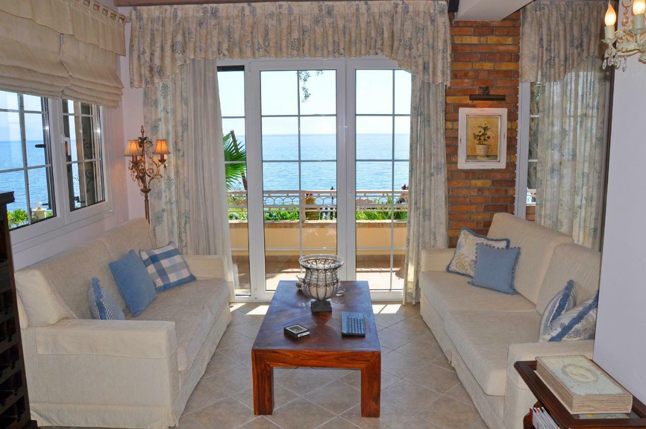 Villa Romantica Perama  Buitenkant foto